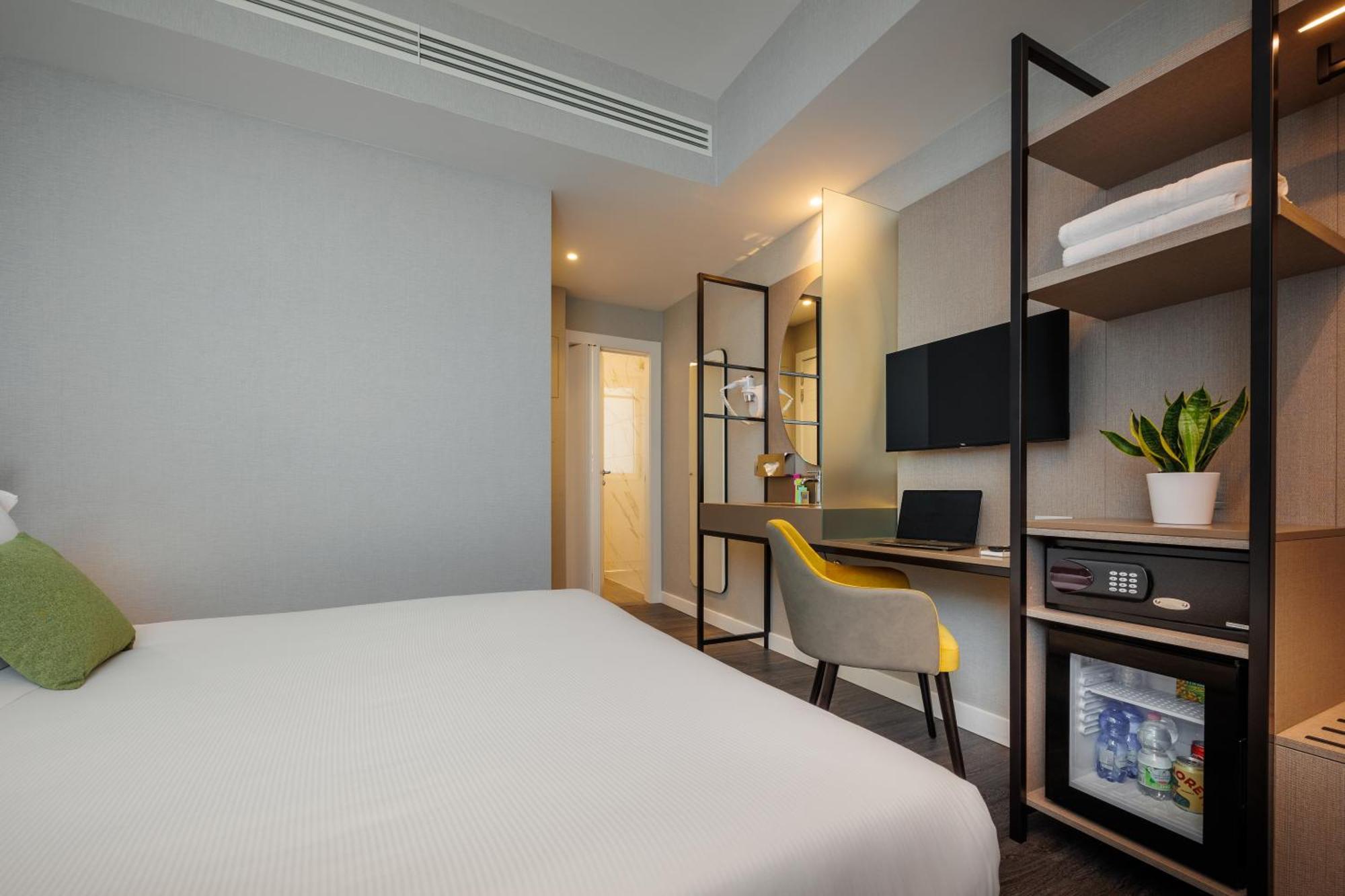 Ih Hotels Milano Centrale Экстерьер фото