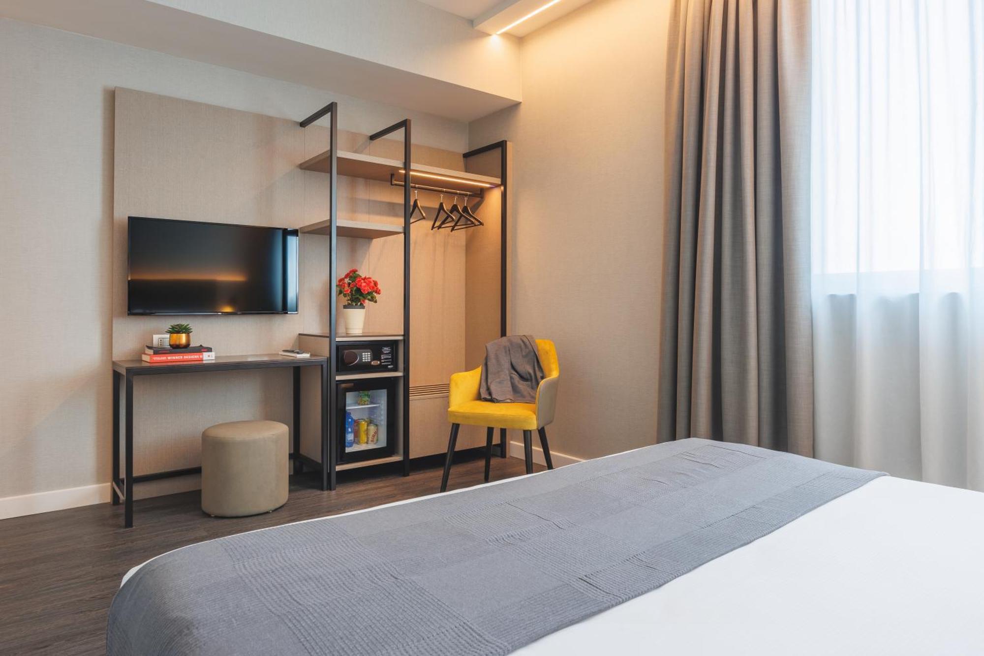 Ih Hotels Milano Centrale Экстерьер фото