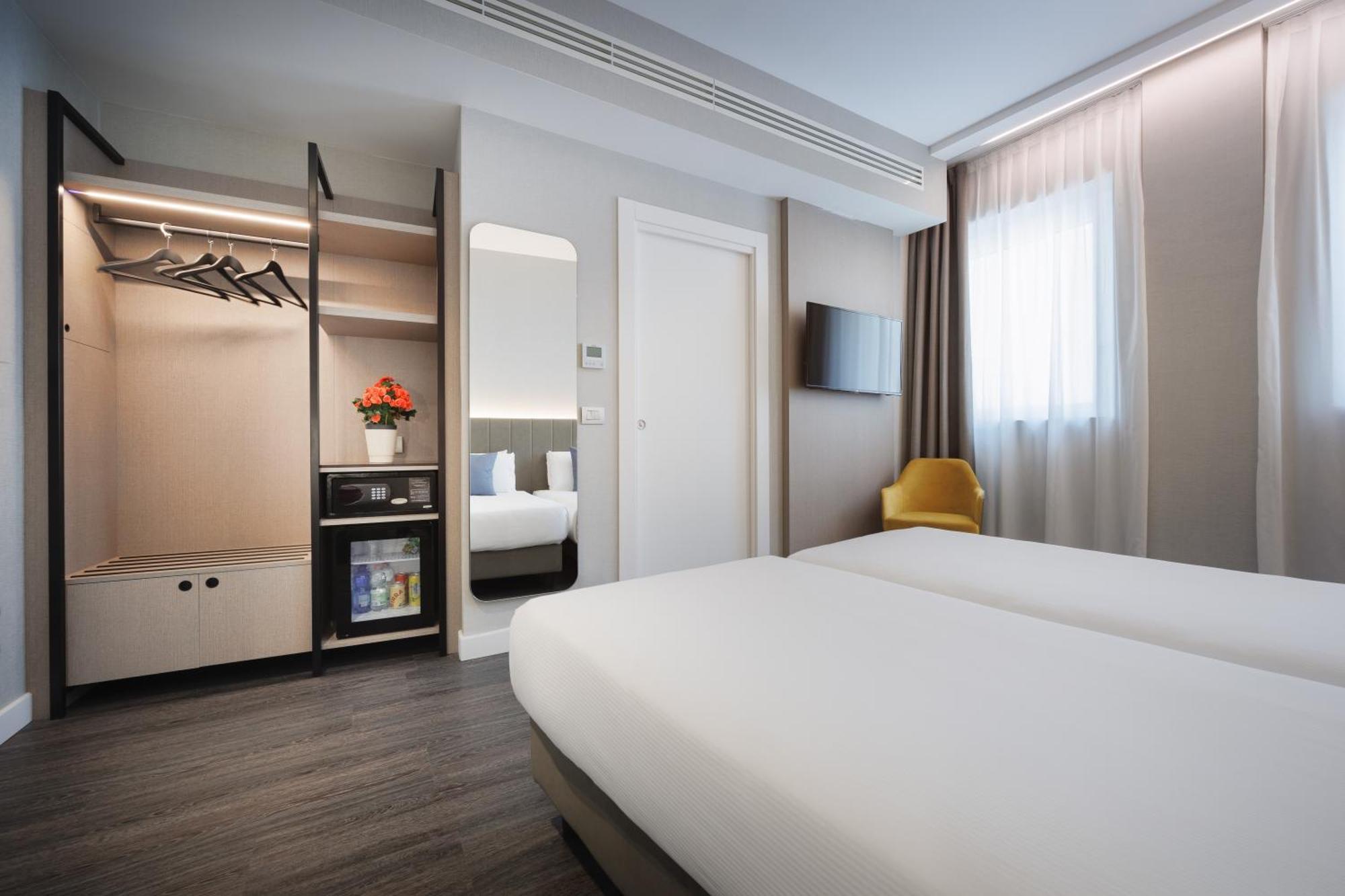 Ih Hotels Milano Centrale Экстерьер фото