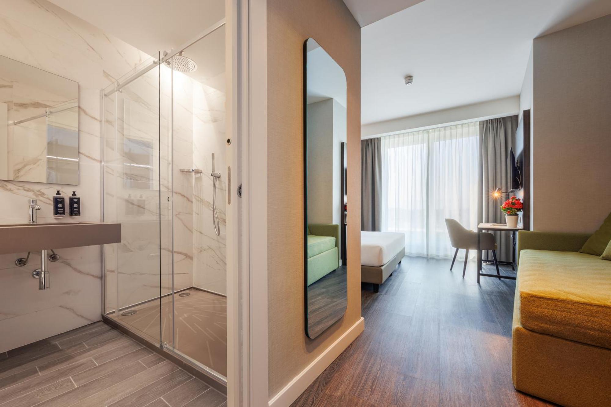 Ih Hotels Milano Centrale Экстерьер фото